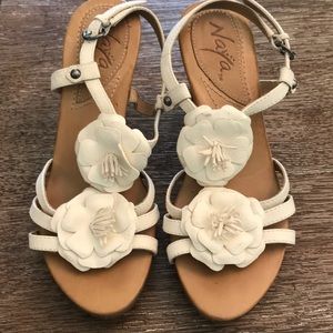 Naya Atwood Floral Sandal Size 6 Wide